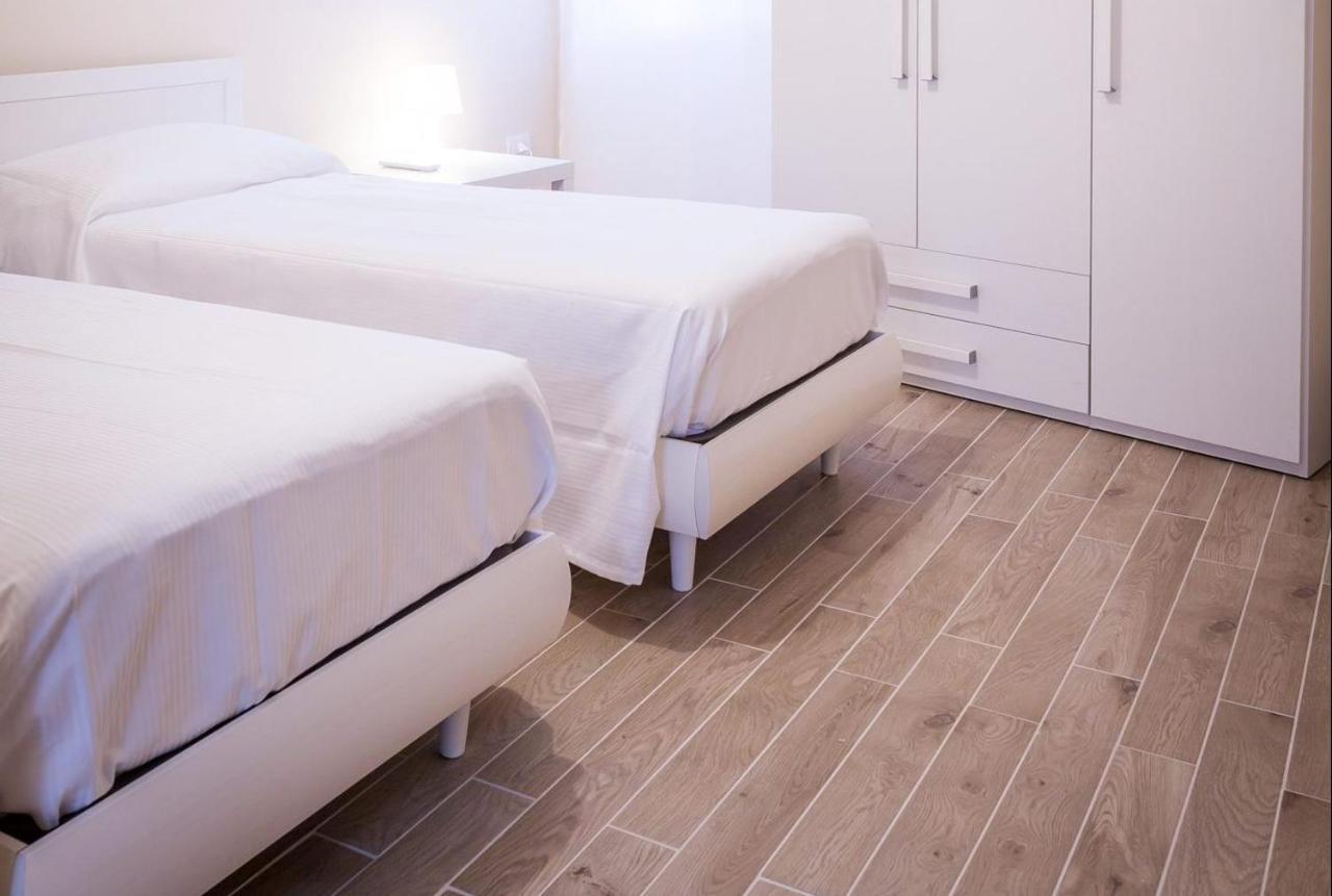 Palazzo Montalbano Bed & Breakfast ชิคลี ภายนอก รูปภาพ