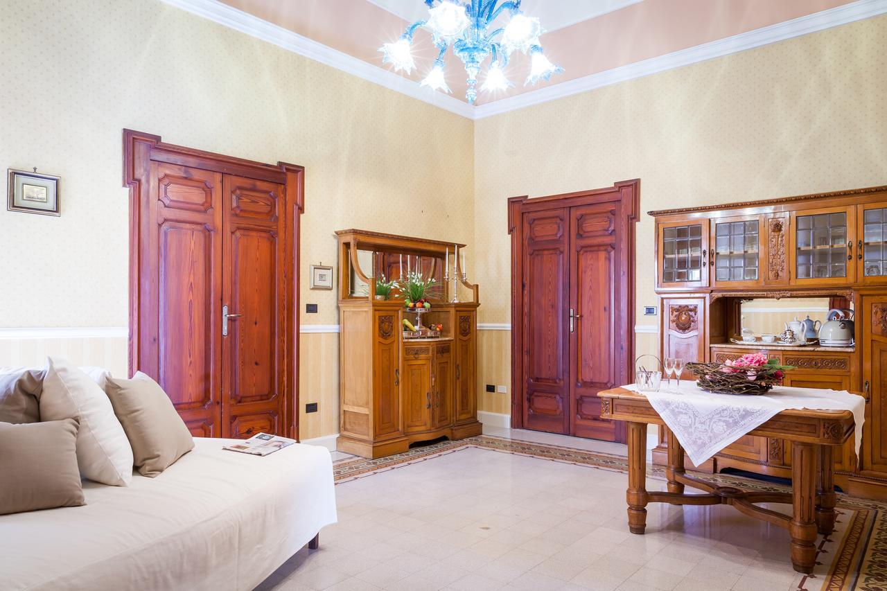 Palazzo Montalbano Bed & Breakfast ชิคลี ภายนอก รูปภาพ