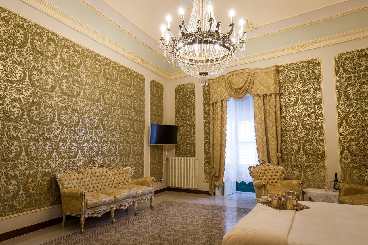 Palazzo Montalbano Bed & Breakfast ชิคลี ภายนอก รูปภาพ