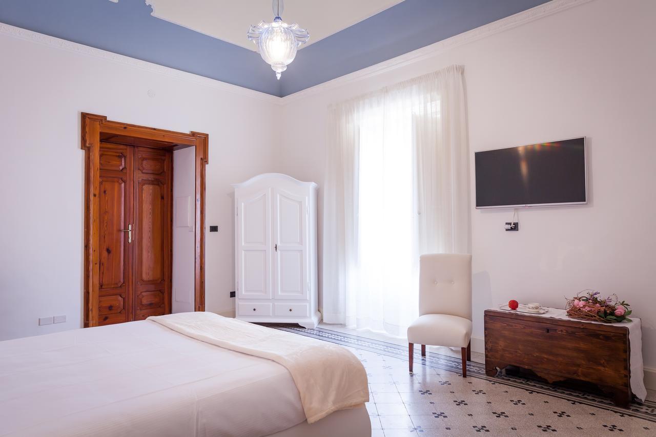Palazzo Montalbano Bed & Breakfast ชิคลี ภายนอก รูปภาพ