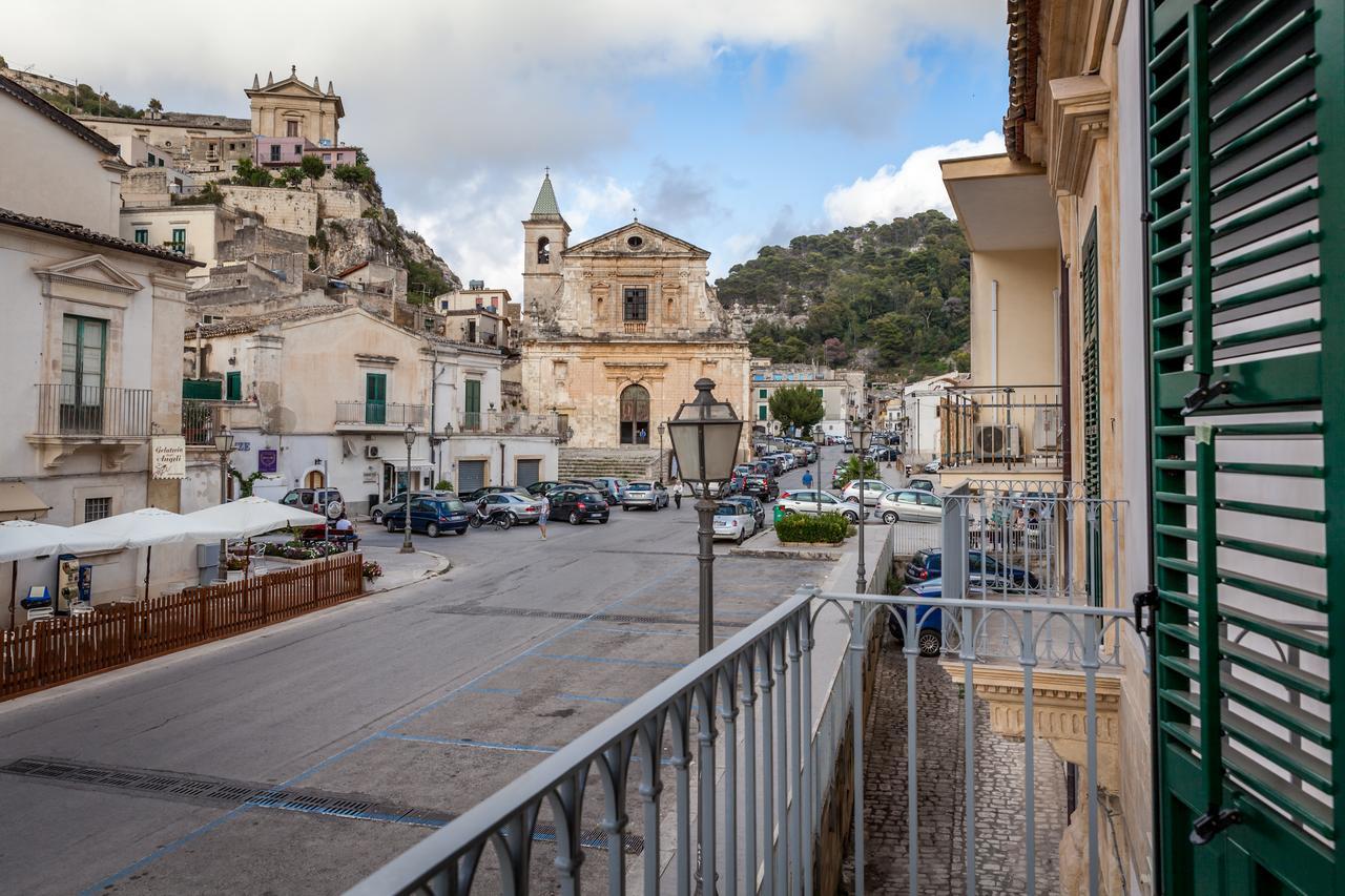 Palazzo Montalbano Bed & Breakfast ชิคลี ภายนอก รูปภาพ