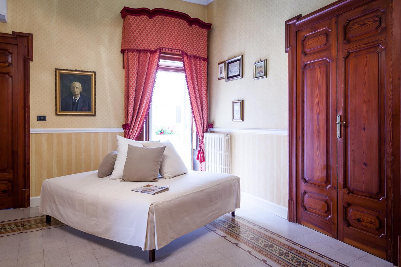 Palazzo Montalbano Bed & Breakfast ชิคลี ภายนอก รูปภาพ