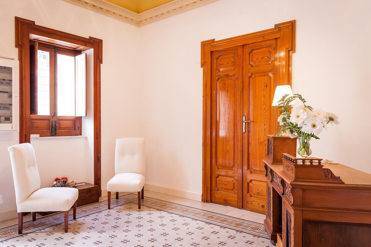Palazzo Montalbano Bed & Breakfast ชิคลี ภายนอก รูปภาพ