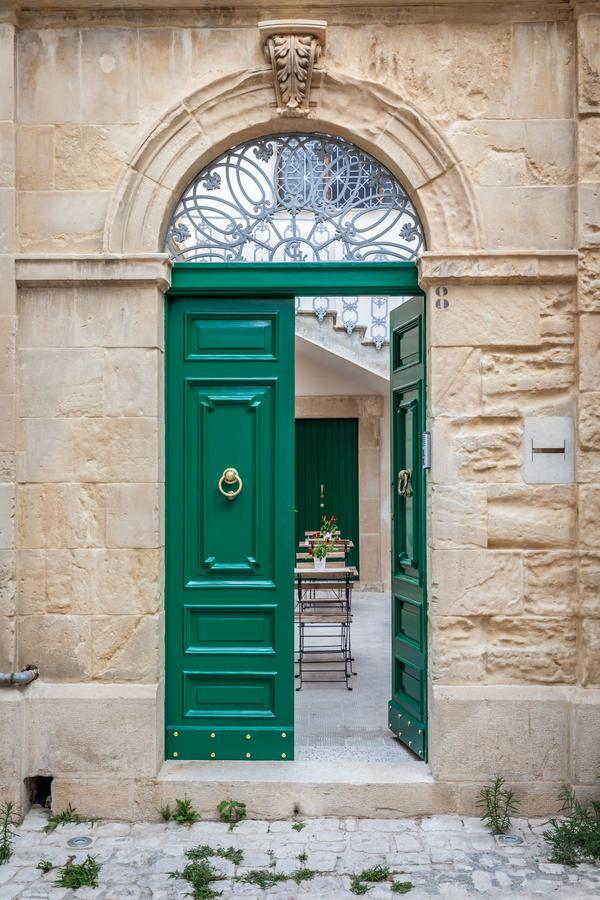 Palazzo Montalbano Bed & Breakfast ชิคลี ภายนอก รูปภาพ