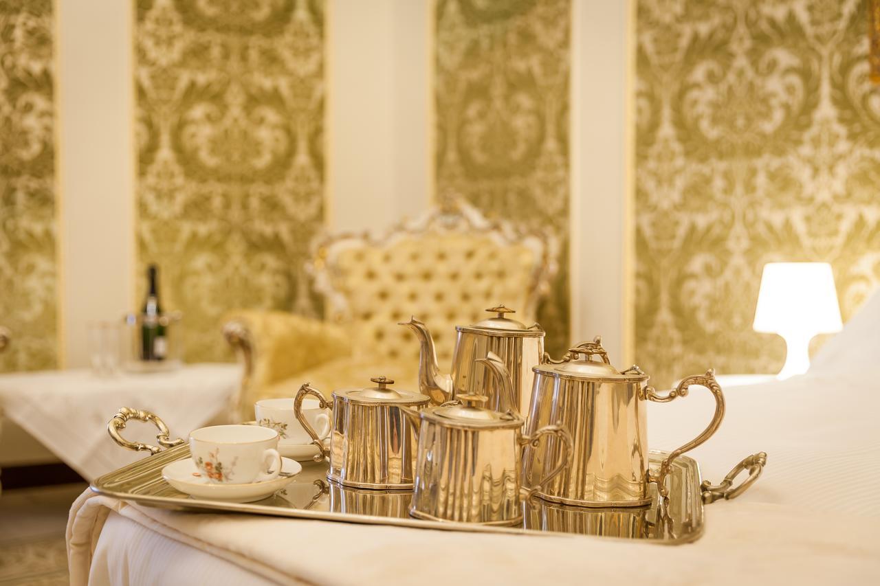 Palazzo Montalbano Bed & Breakfast ชิคลี ภายนอก รูปภาพ